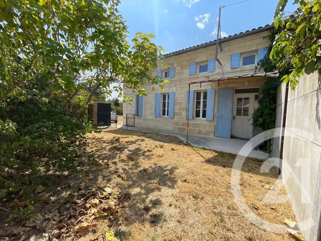 Maison à COUTRAS