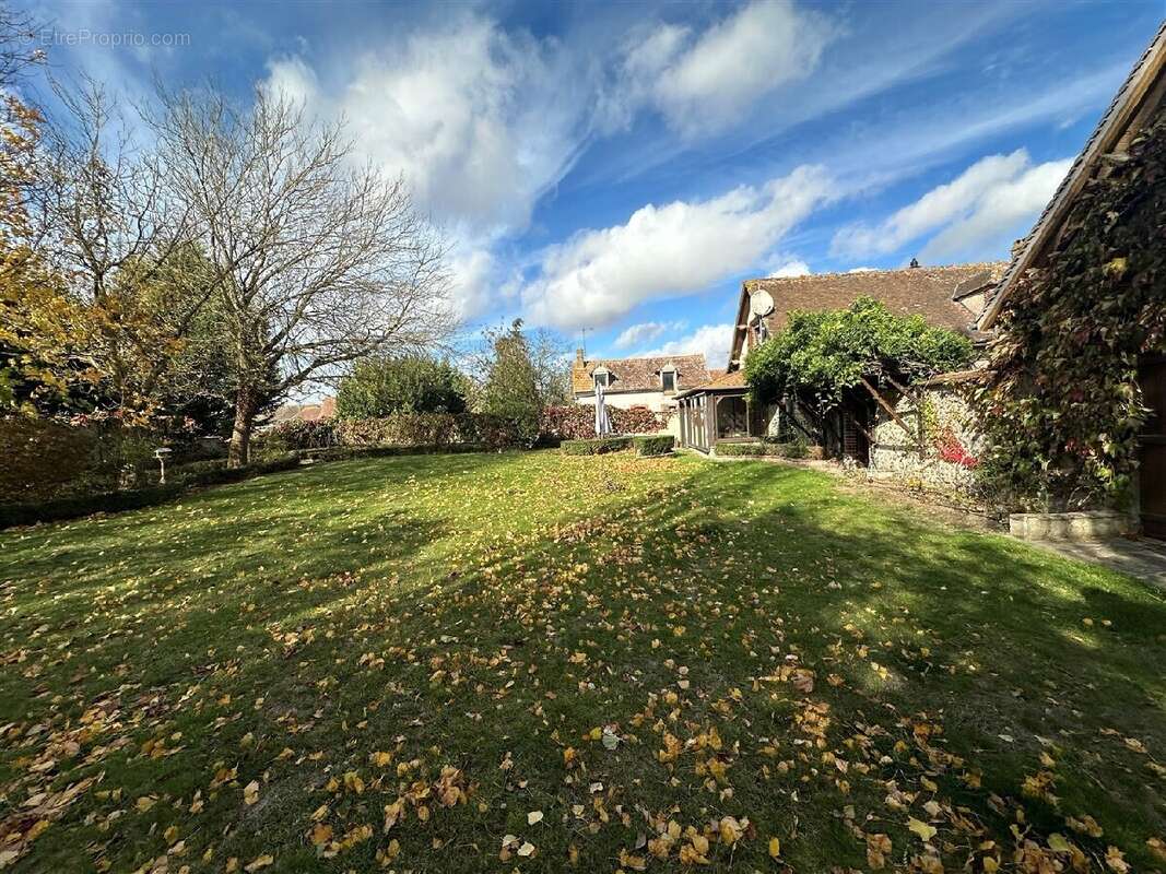 Maison à CHATEAUNEUF-EN-THYMERAIS