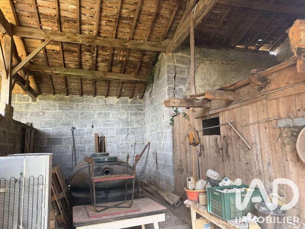 Maison 270 m² à Coutras  - photo 4