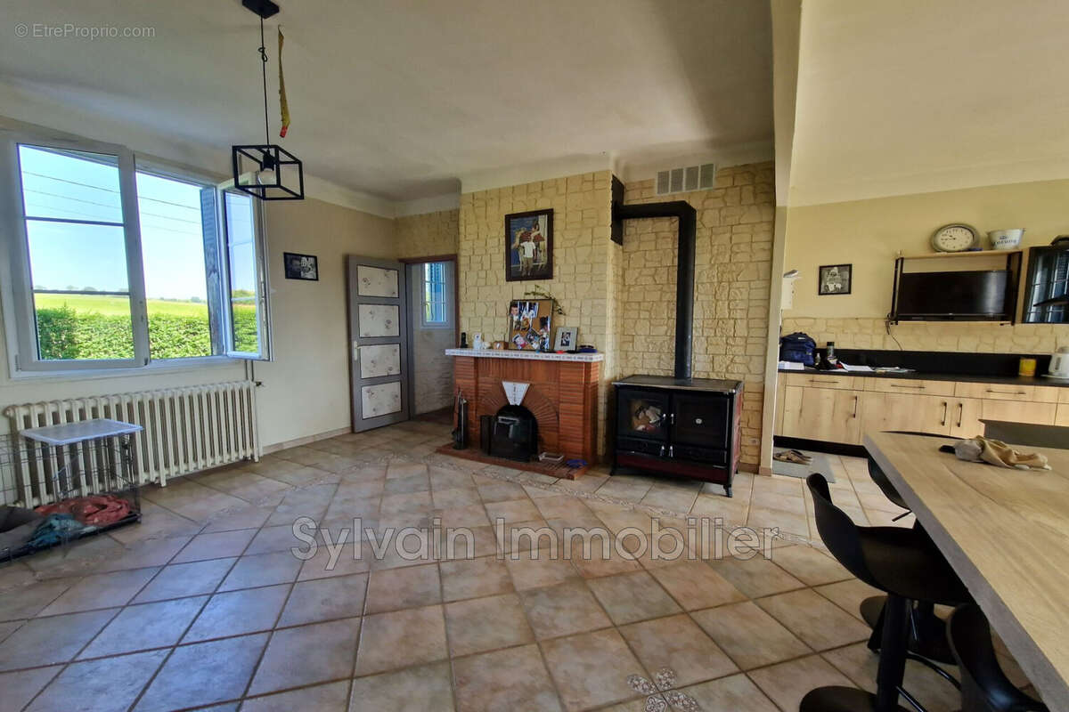 Maison 216 m² à Saint-Germer-De-Fly  - photo 8