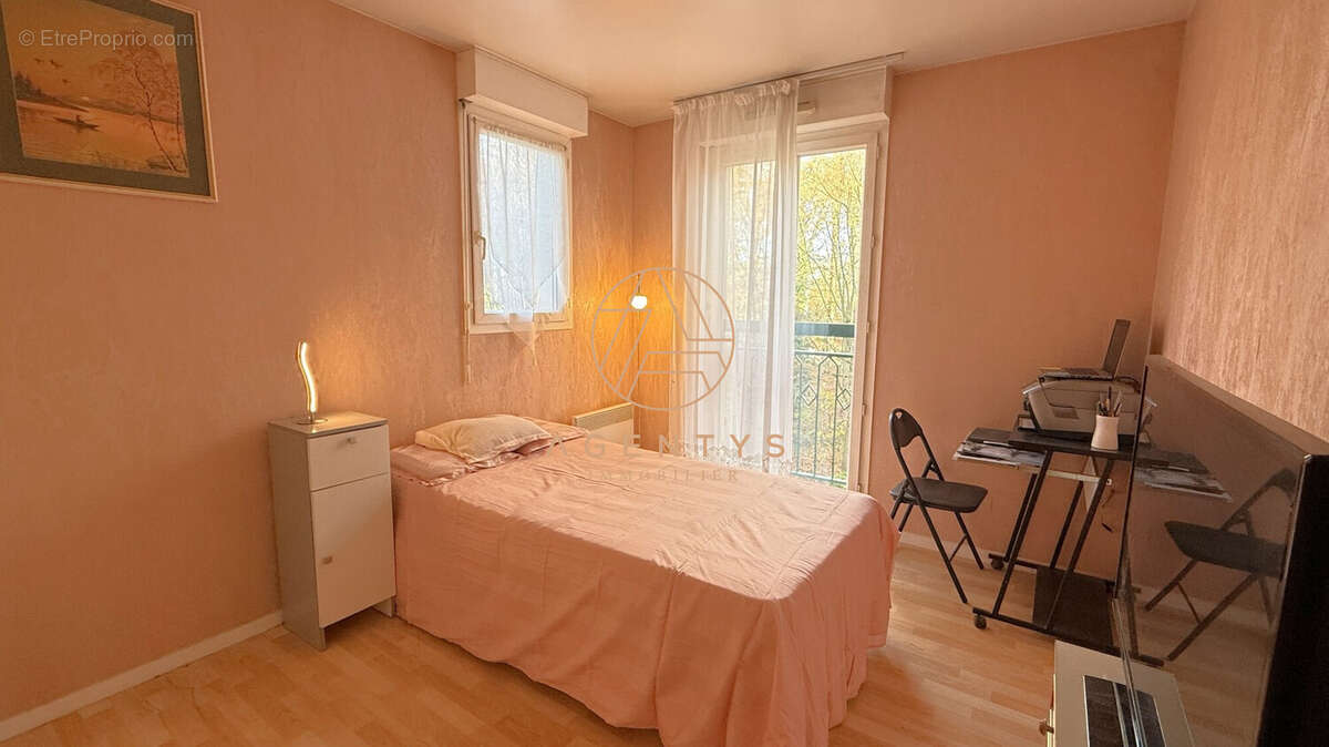 Appartement à LE PLESSIS-TREVISE