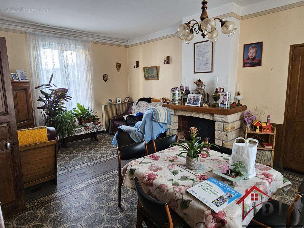 Maison à ECLARON-BRAUCOURT-SAINTE-LIVIERE