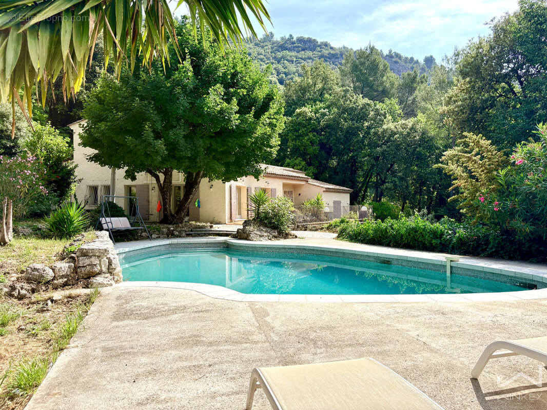 Maison à TOURRETTES-SUR-LOUP