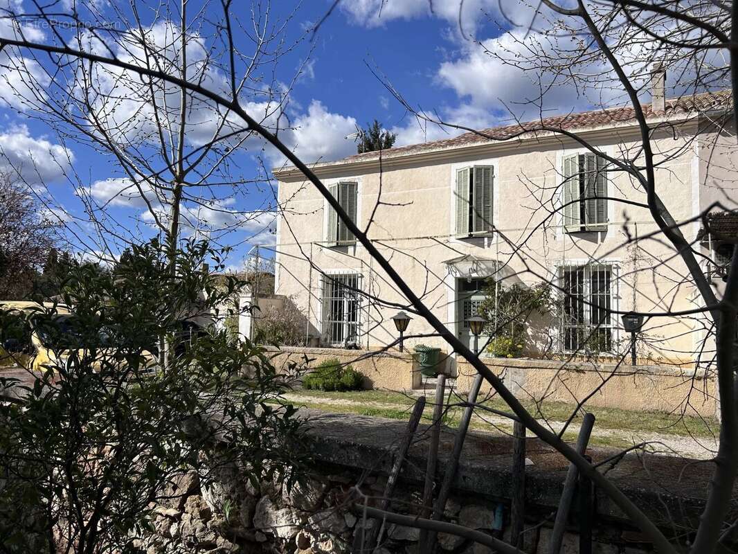 Maison à MOURIES