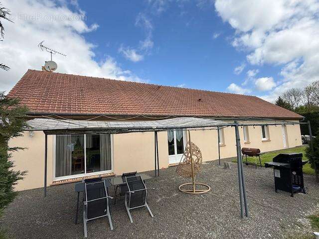 Maison à SAINT-JEAN-DU-THENNEY