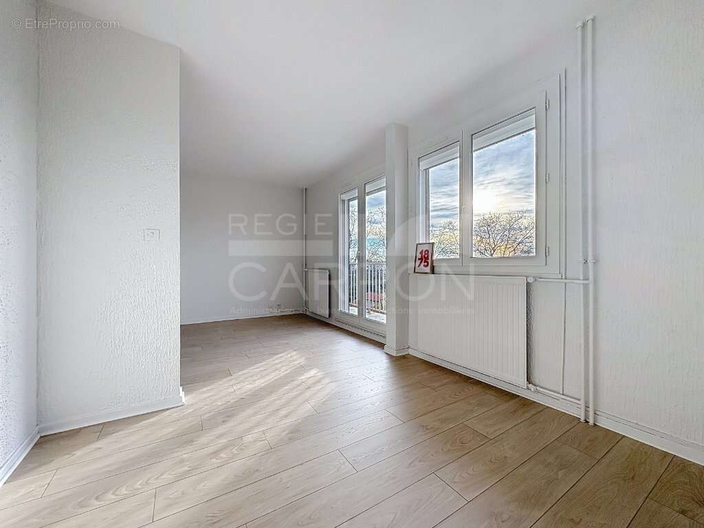 Appartement à RILLIEUX-LA-PAPE