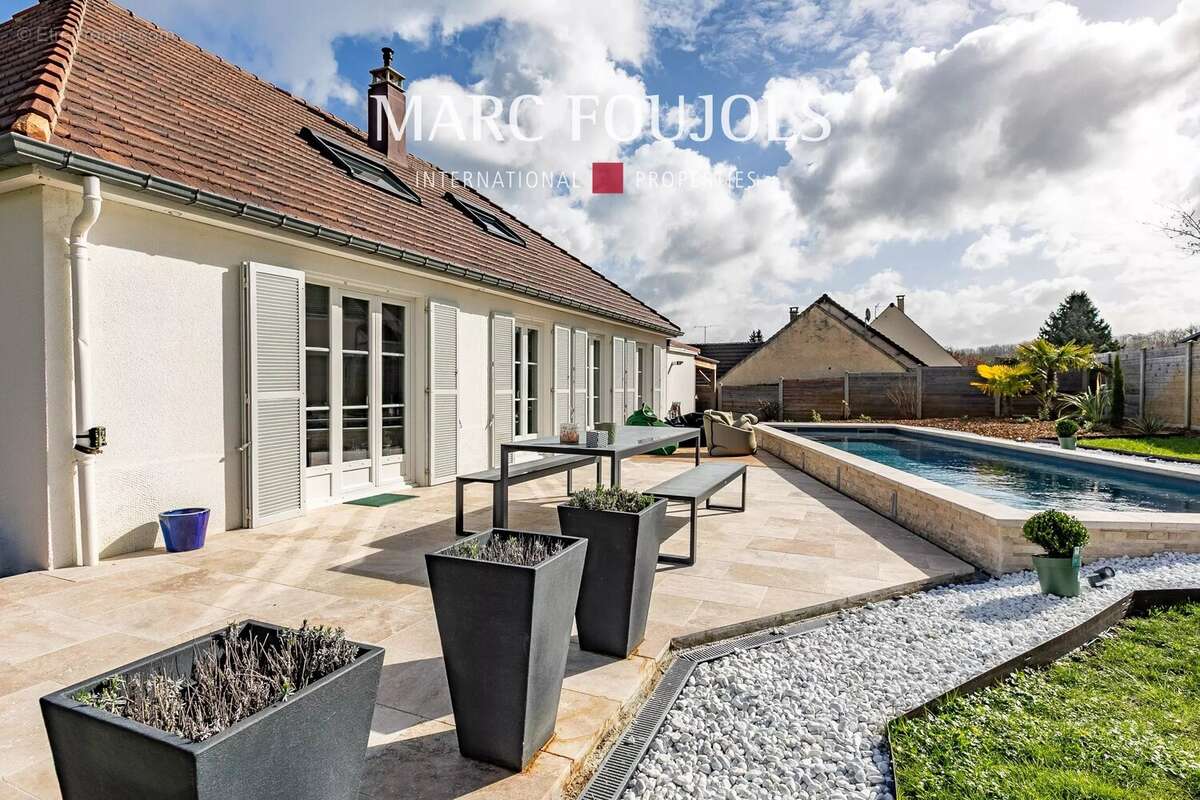 Maison à VERNEUIL-EN-HALATTE