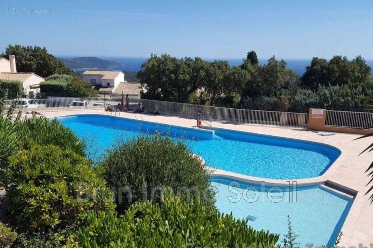 Appartement à LA CROIX-VALMER