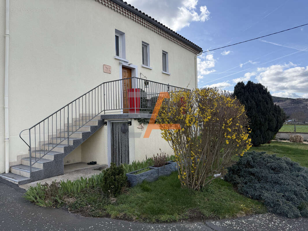 Maison à COUBON