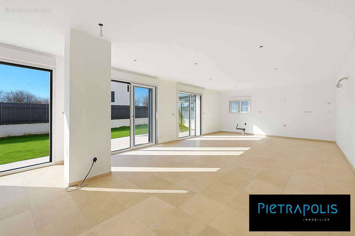 Appartement à FONTAINES-SAINT-MARTIN