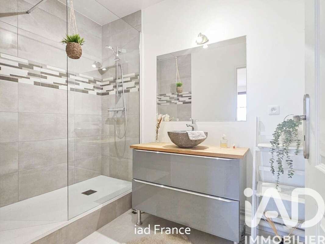 Photo 9 - Appartement à NEAUPHLE-LE-CHATEAU