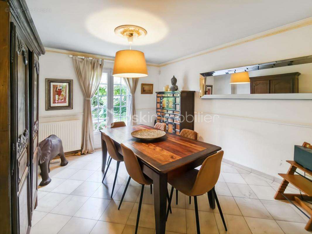 Maison à LONGPERRIER