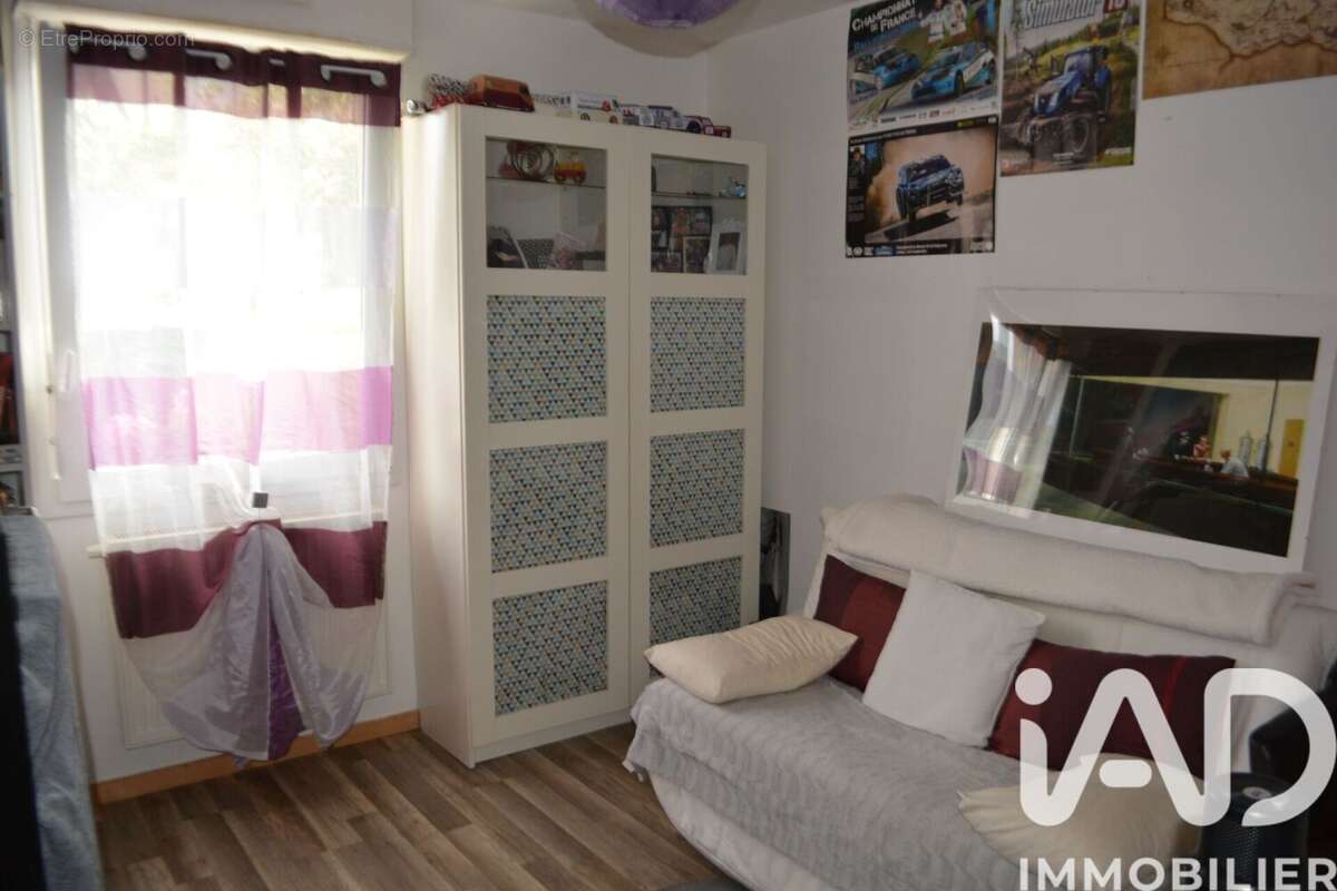 Photo 8