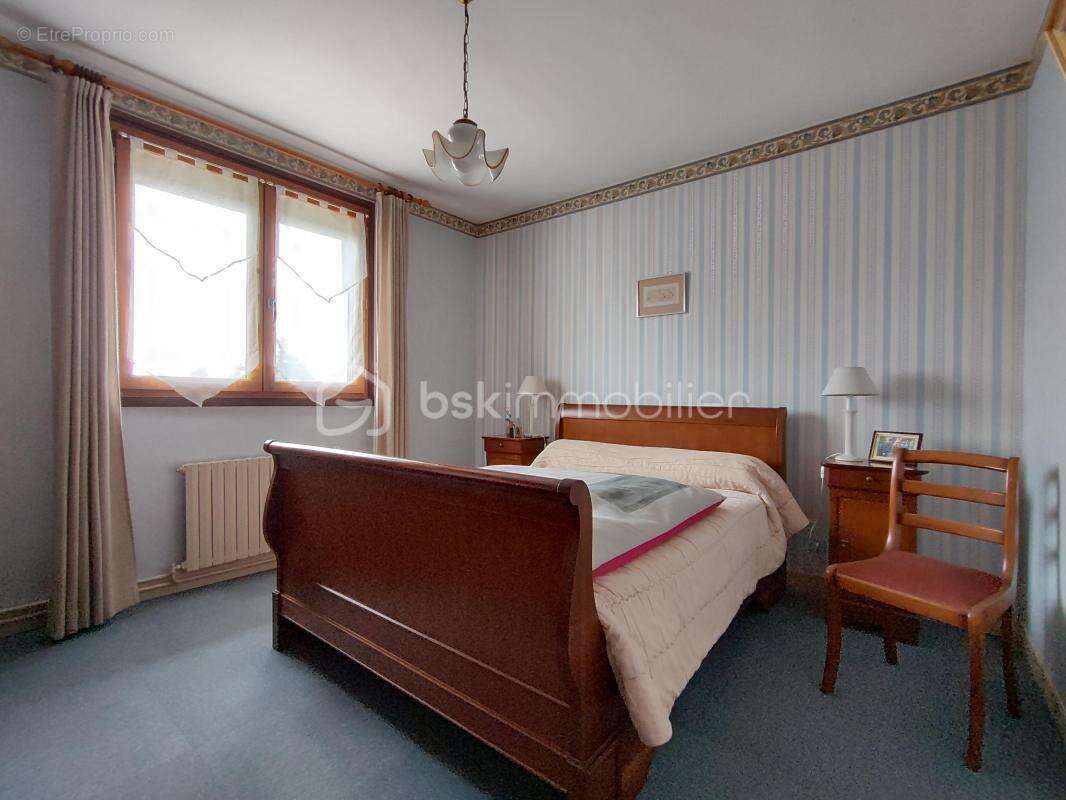 Maison à SAINT-NICOLAS-DE-LA-GRAVE