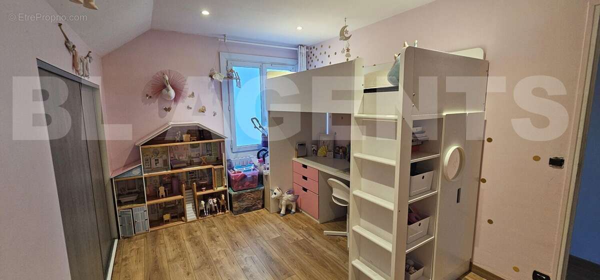 20251111_155737 - Maison à NANTEUIL-LES-MEAUX