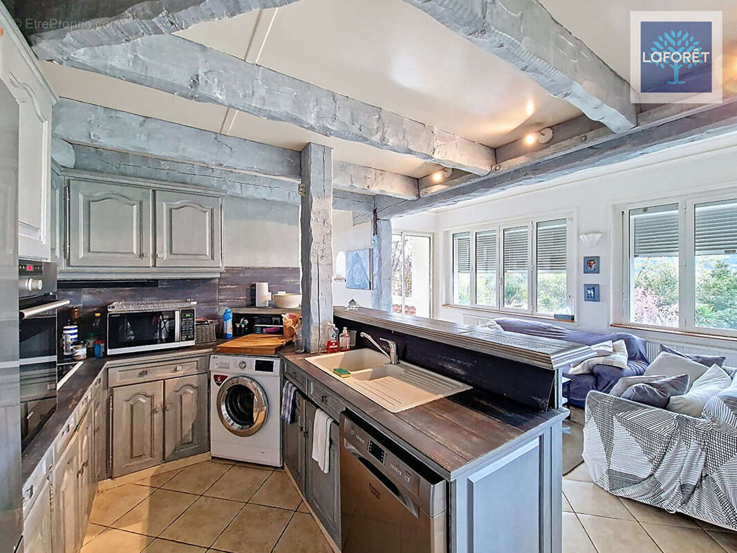 Appartement à VALLAURIS