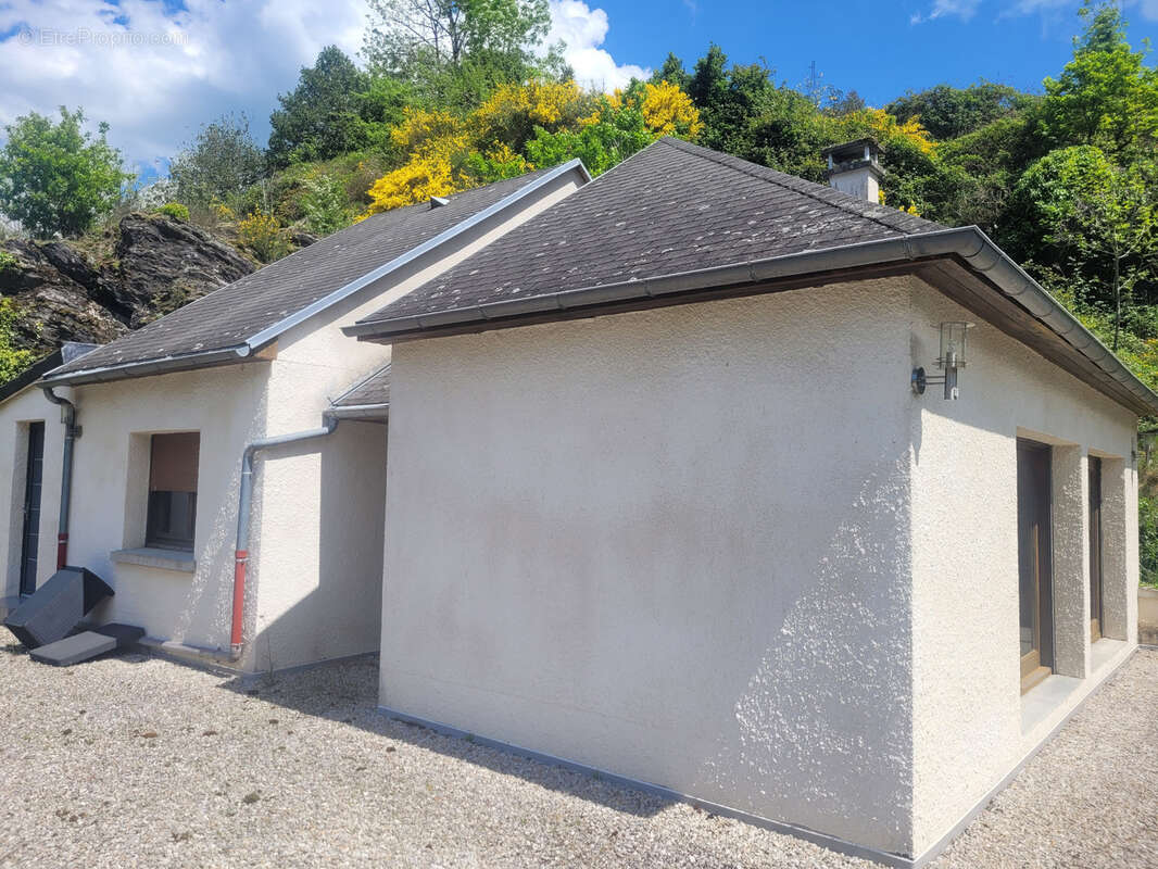 Maison avec très grand garage-atelier au bord du Lot (Cassaniouze, 15) - photo 14