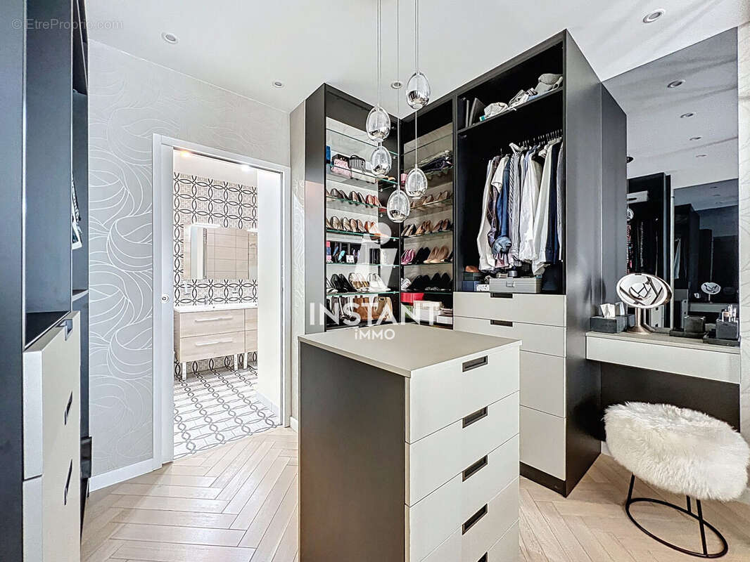 Appartement à SAINTE-GENEVIEVE-DES-BOIS