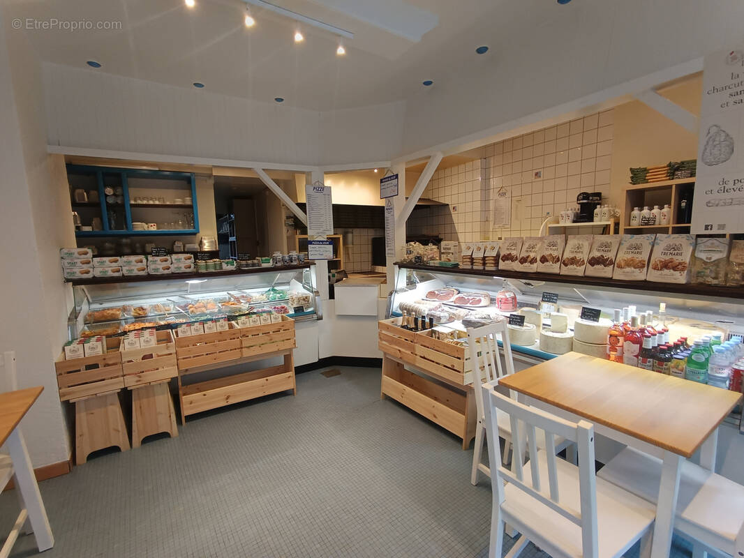 Commerce à SARTROUVILLE