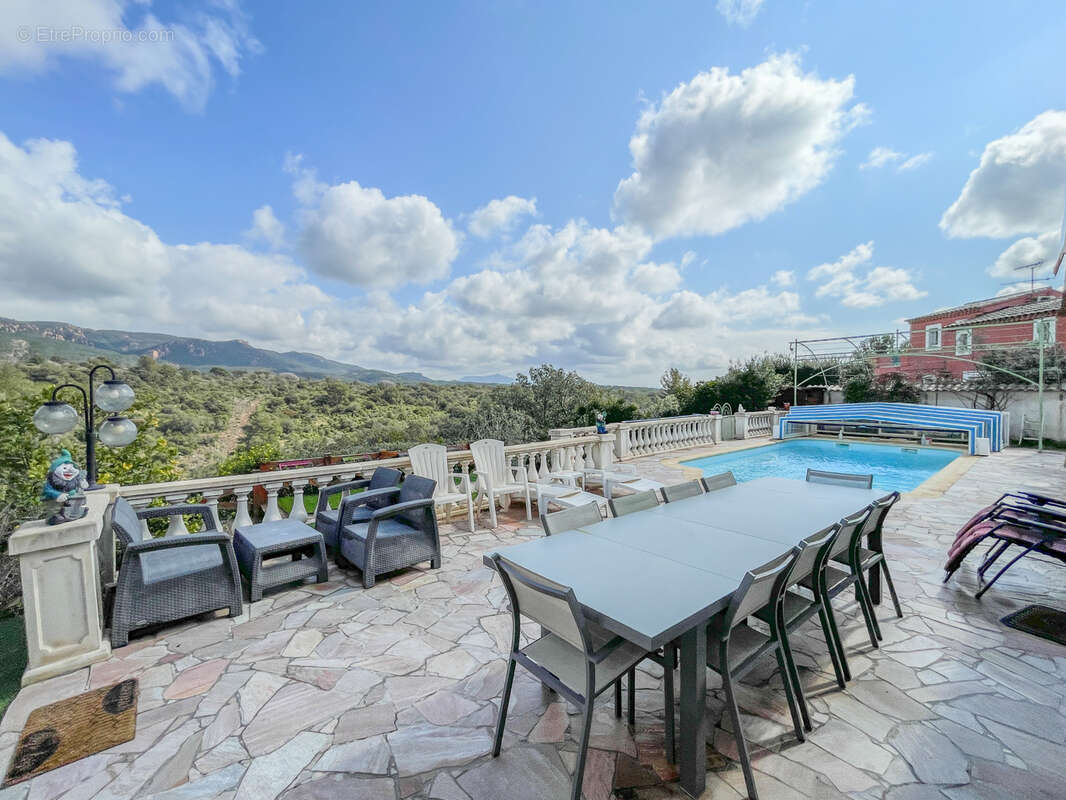 Autre à ROQUEBRUNE-SUR-ARGENS