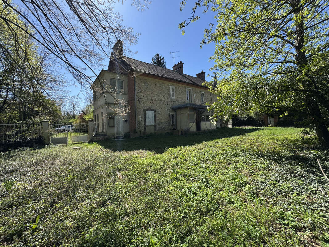 Terrain à LA ROCHETTE