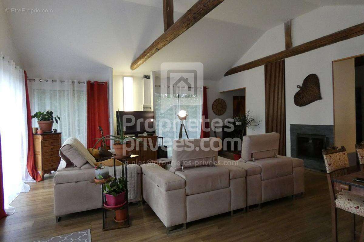 Maison à MERCUES