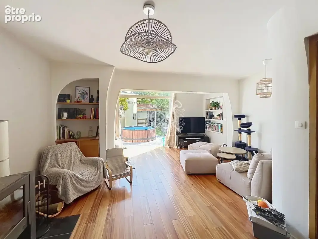 Maison 6 pièces 157 m² à vendre à Villeurbanne (69100) - photo 2