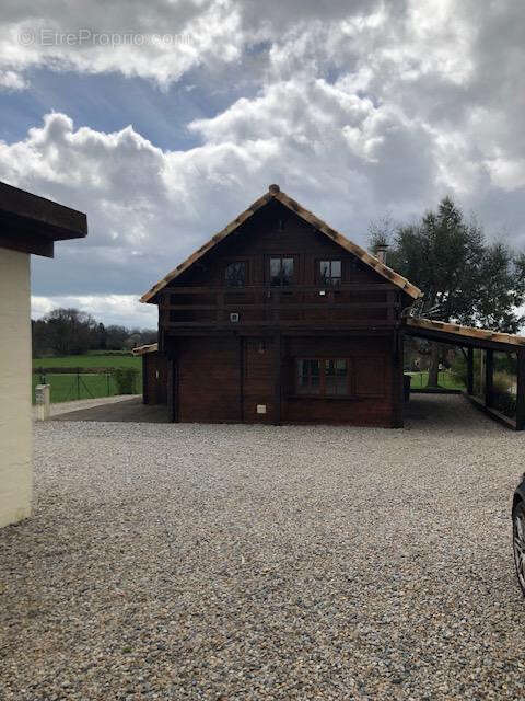 Maison à MAGNAC-BOURG