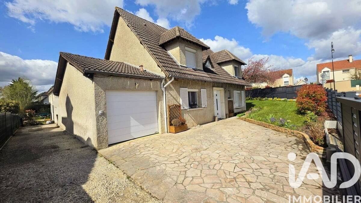Photo 1 - Maison à CERNAY-LA-VILLE