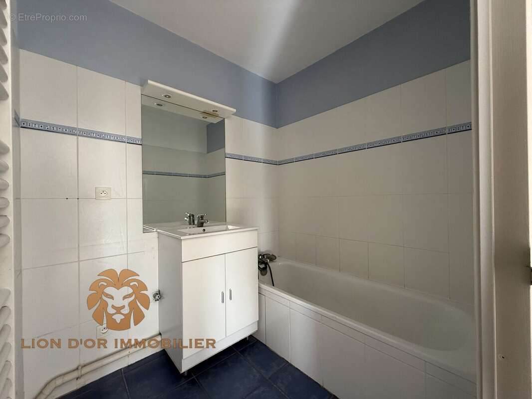 Appartement à NEUVILLE-SUR-SAONE