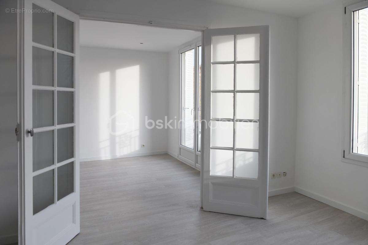 Appartement à PARIS-19E