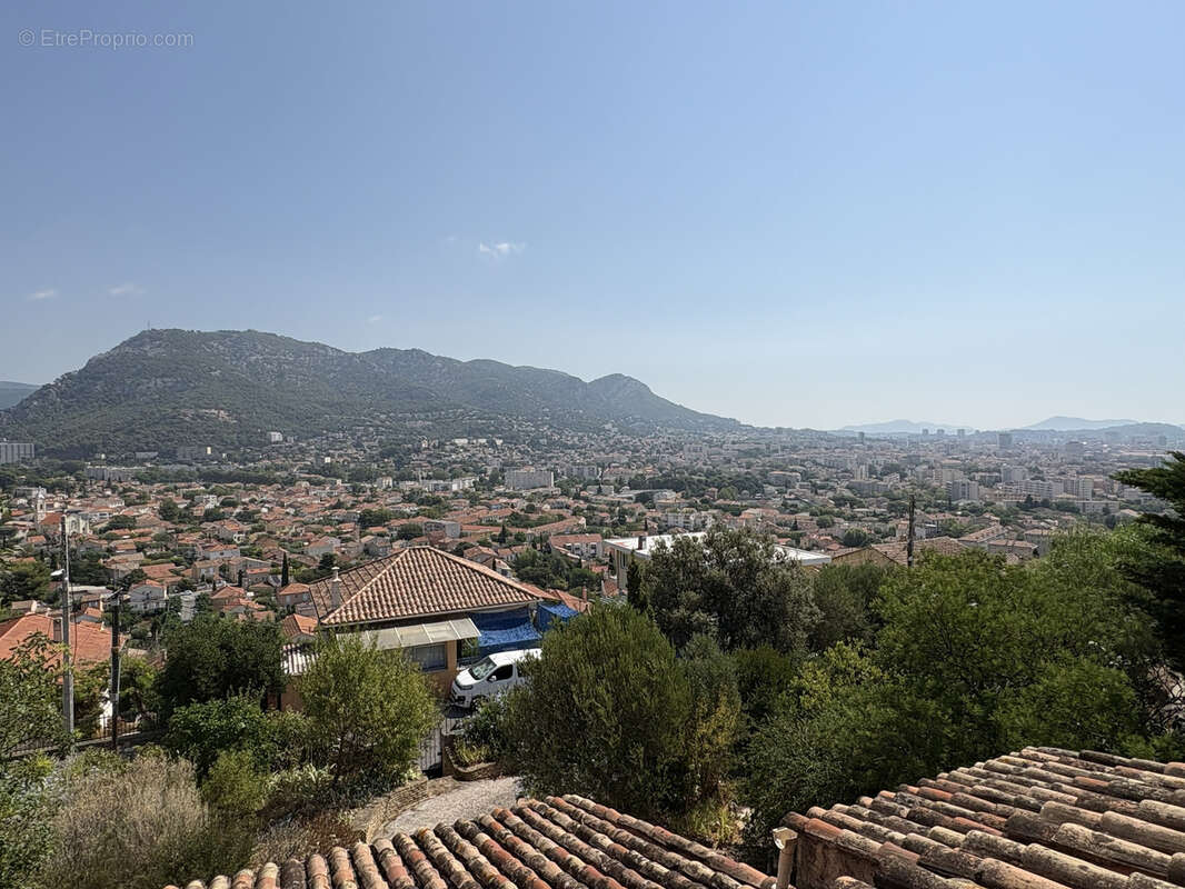 Maison 6 pièces, 4 chambres, Vue dégagée - Toulon Ouest Les Arènes - photo 2