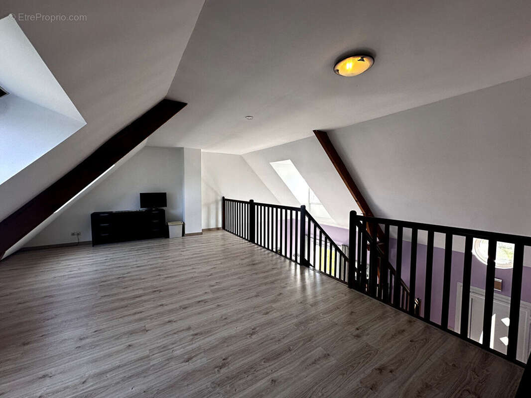 Maison à BUSSY-SAINT-MARTIN