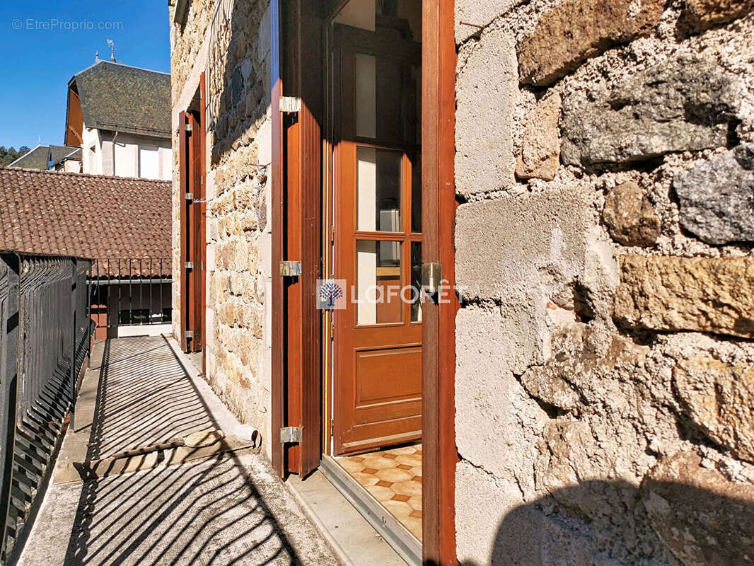 Appartement à LE MALZIEU-VILLE