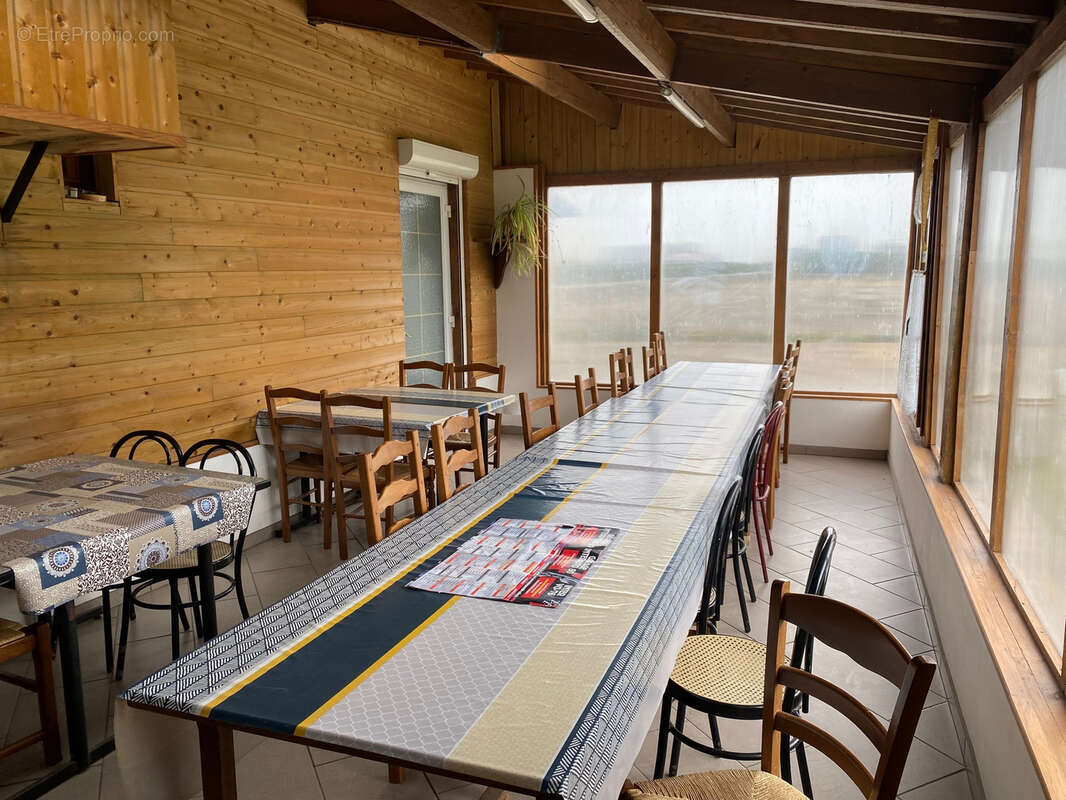 Commerce à FLAMETS-FRETILS