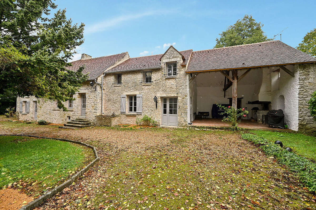 Maison à YEVRE-LA-VILLE