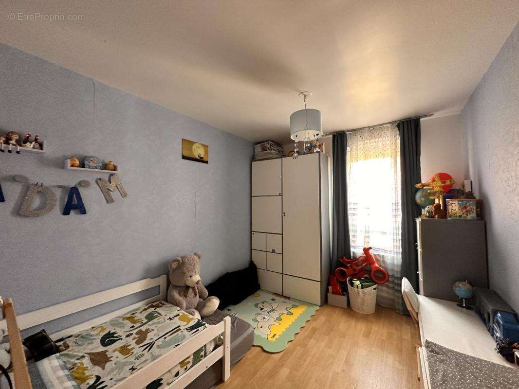 Appartement à VILLETANEUSE