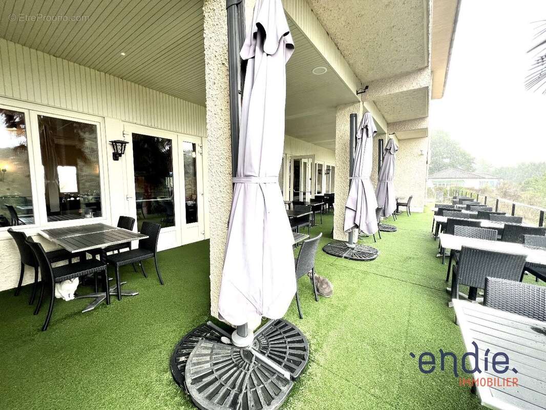 Commerce à NIEUIL-L&#039;ESPOIR