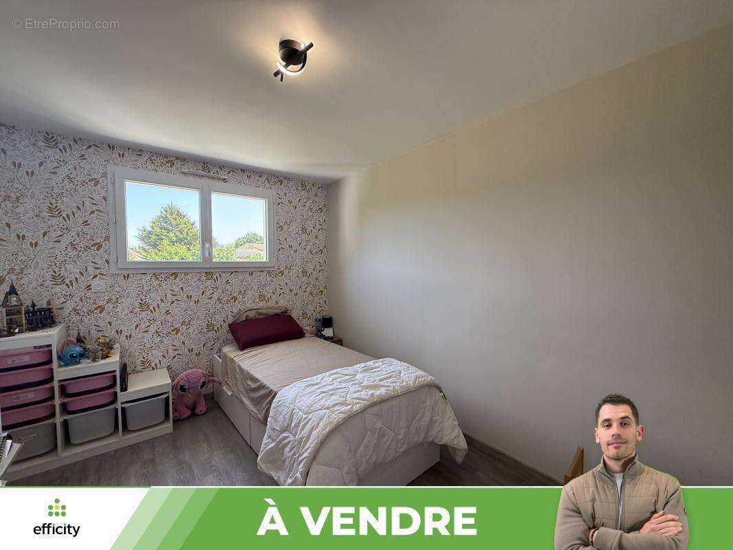 Maison à FONTAINE-LE-COMTE