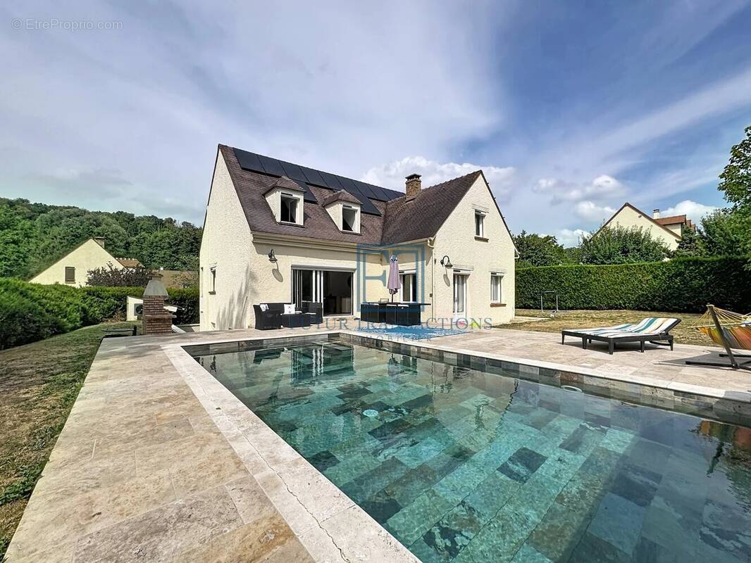 Maison à ELANCOURT