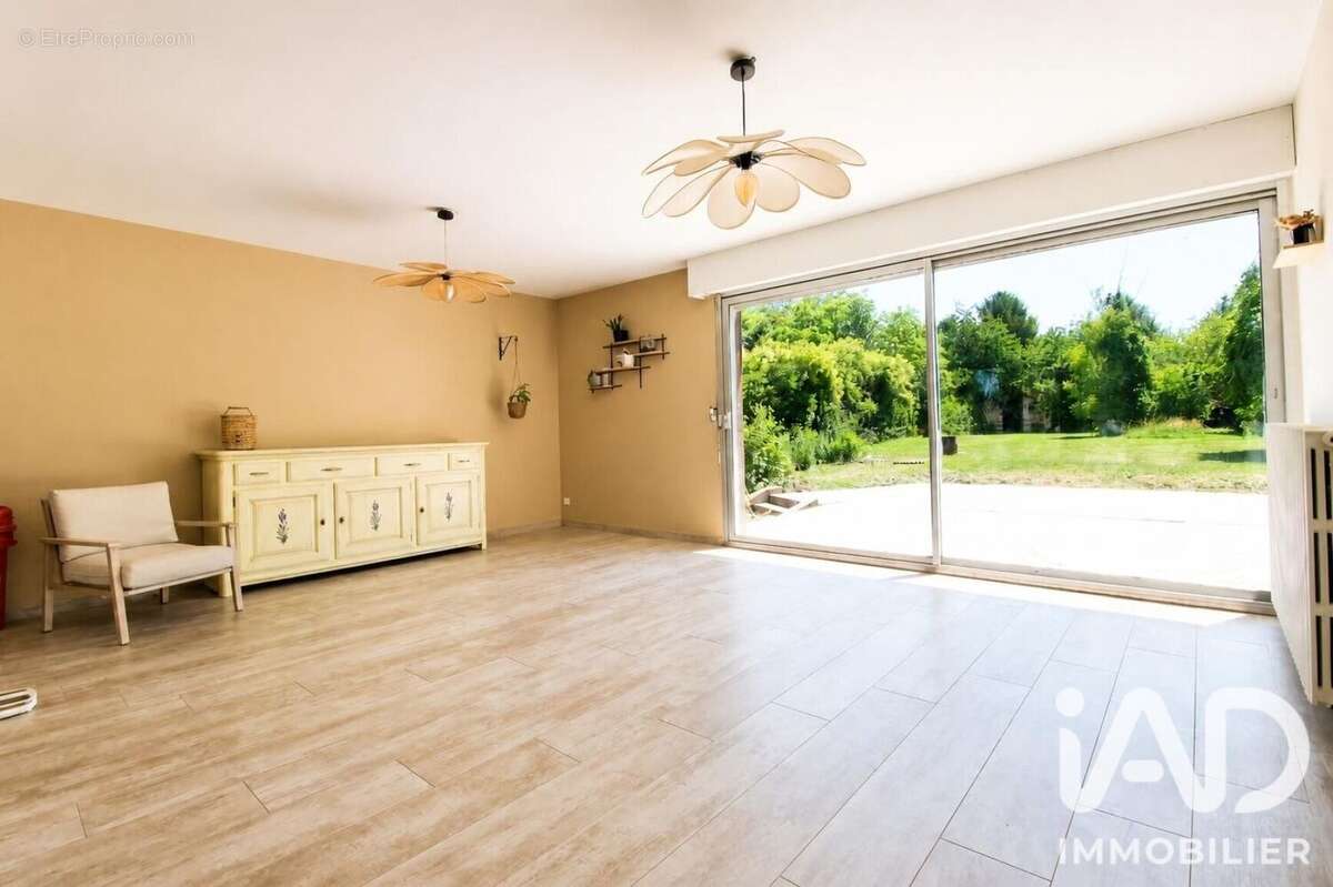 Maison 215 m² à Fere-Champenoise  - photo 5