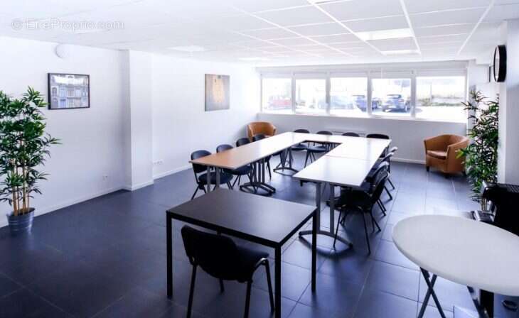 Commerce à CARPIQUET