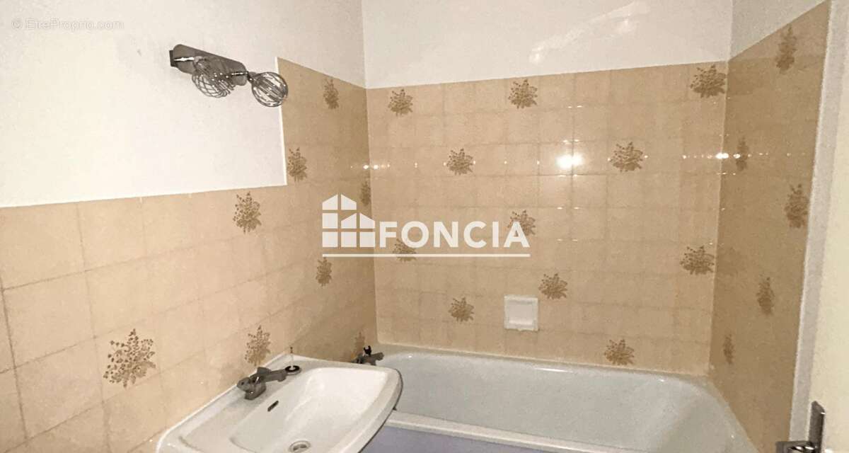 Maison à LES BORDES