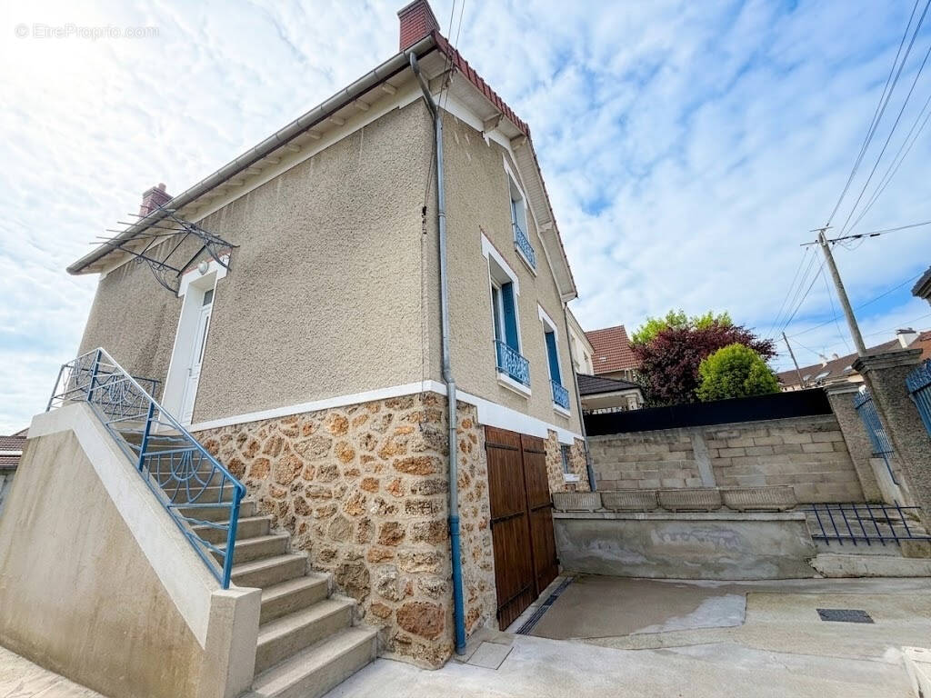 Maison à RIS-ORANGIS