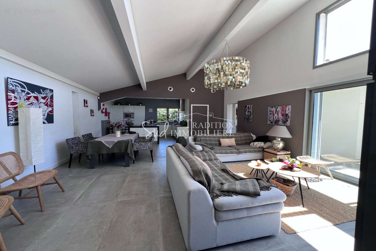 Maison 137 m² à Maussane-Les-Alpilles  - photo 4