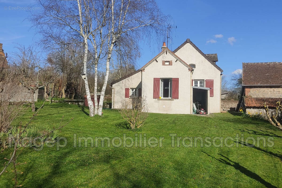 Maison à TREBAN