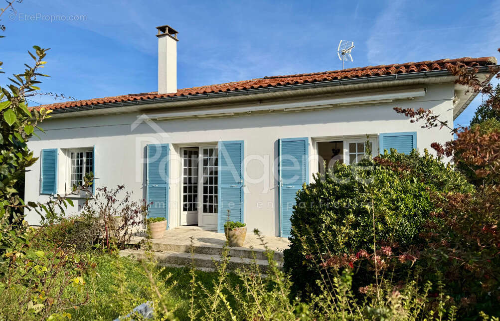 Maison plain-pied   Jardin et garage - photo 23