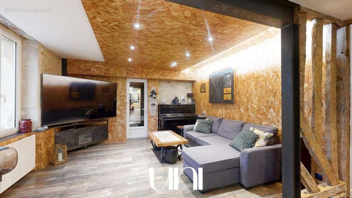 Maison à ARGENCES