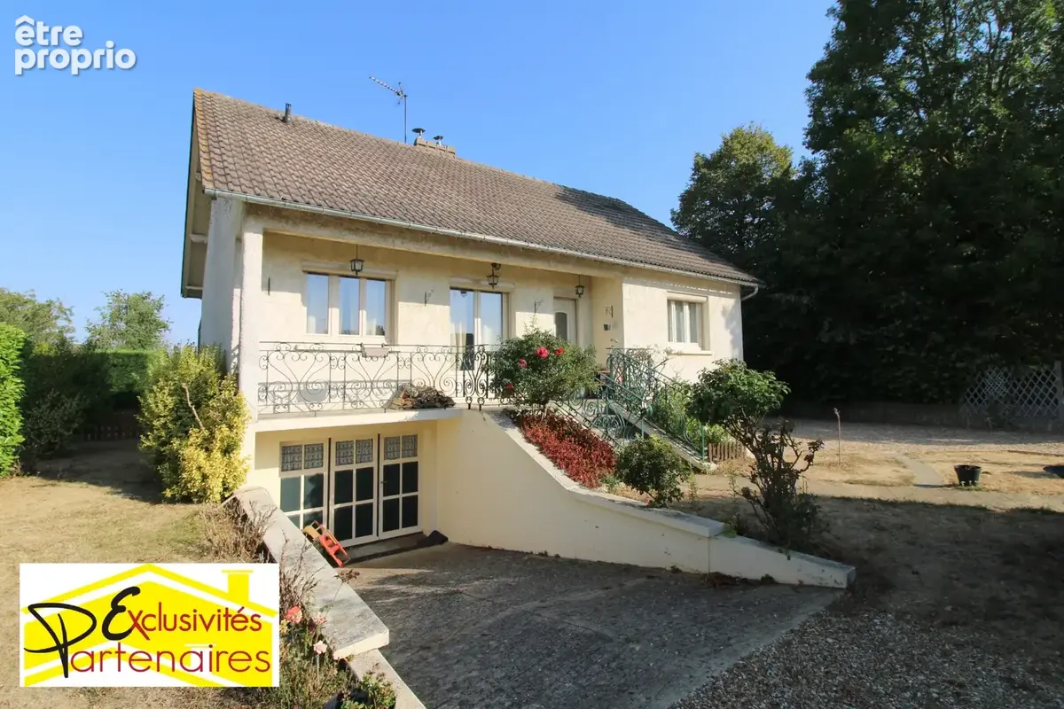 Maison à CRECY-COUVE