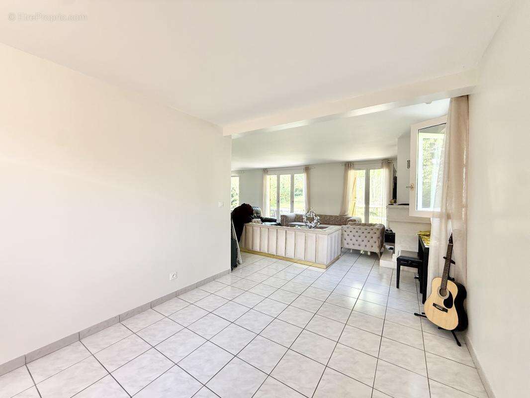 Maison 150 m² à Courdimanche  - photo 9